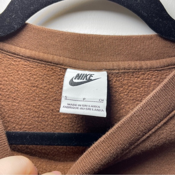 *sold* Nike Women’s Brown Fleece Crewneck Sweatshirt in S Logo Cozy loungewear - Picture 5 of 10
